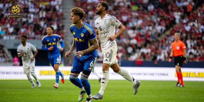 Đội khách Leeds United đối mặt với 90 phút "tra tấn" thể lực trước sức ép khủng khiếp từ đội chủ nhà